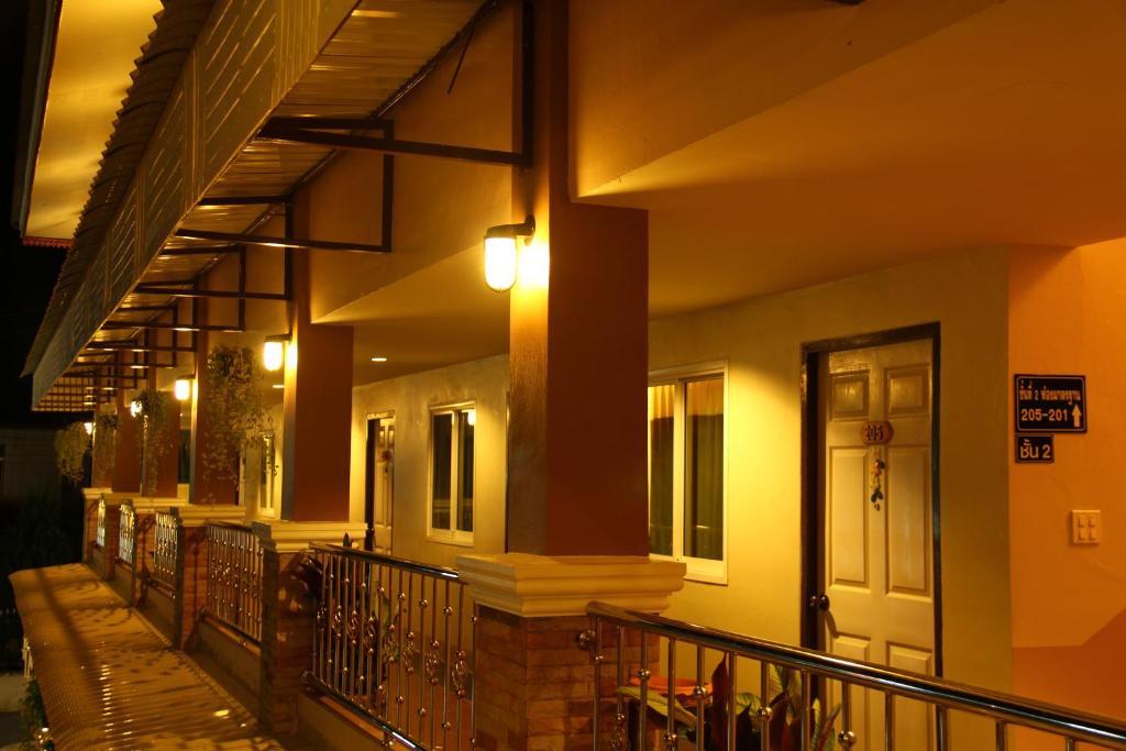 Nan Thara Place Exterior photo