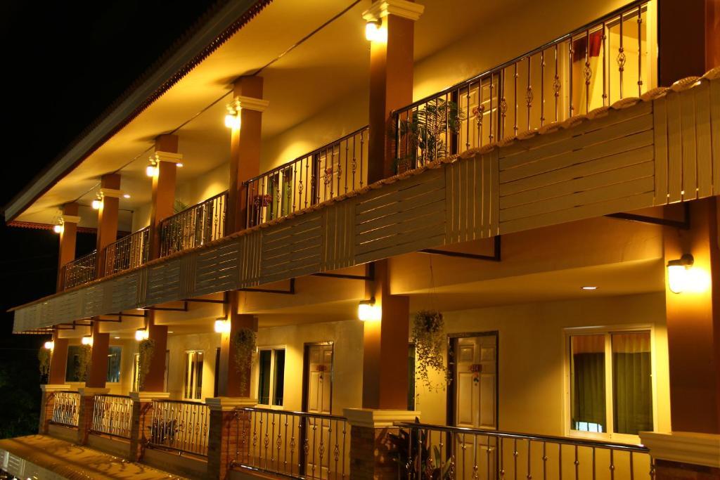 Nan Thara Place Exterior photo