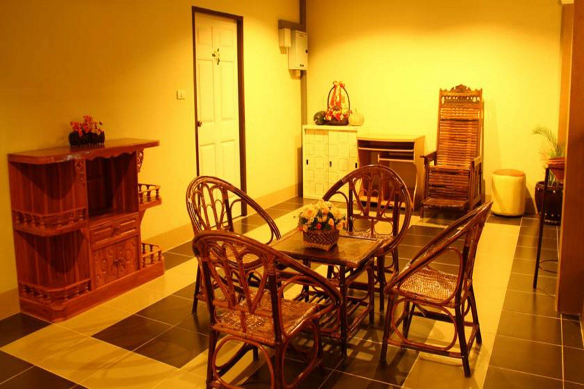 Nan Thara Place Exterior photo